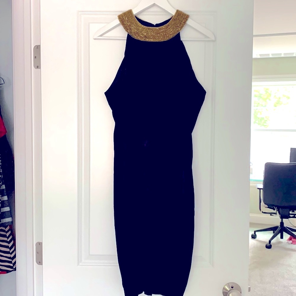 Vintage halter dress with beaded collar & crushed velvet body. Vintage size 10